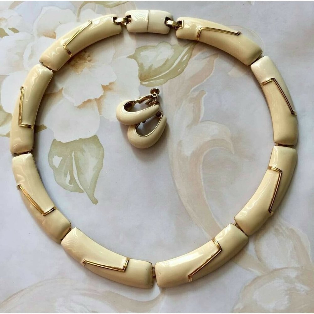 VTG Monet Beige Enamel Art Deco NECKLACE Choker
